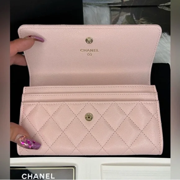 RARE PRISTINE  CHANEL.  •  Caviar Quilted CRYSTAL CC Wallet. So Beautiful!!🔥💕 - Picture 5 of 14